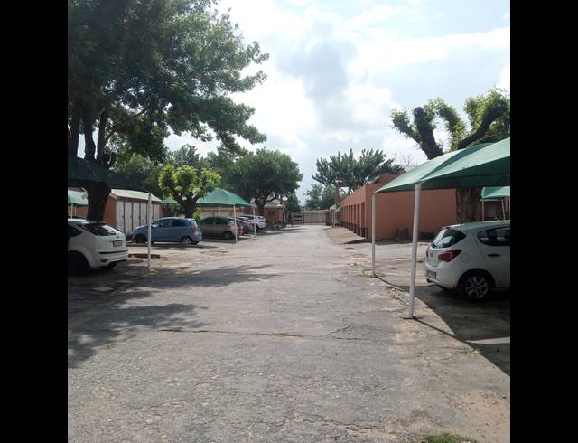 3 BEDROOM APARTMENT FOR SALE IN BOKSBURG CENTRAL